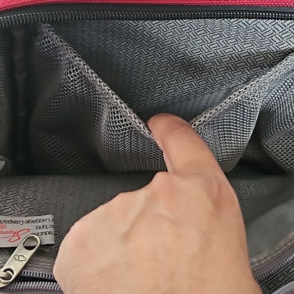 Skyway Women's Shoulder Carry-On Luggage Bag Red/Bag 17"-11" - Picture 11 of 16